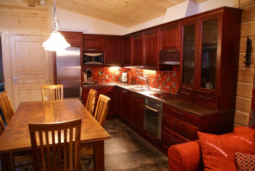 Kartanohotelli Satulinna Huvilat Hirvensalmi Room photo